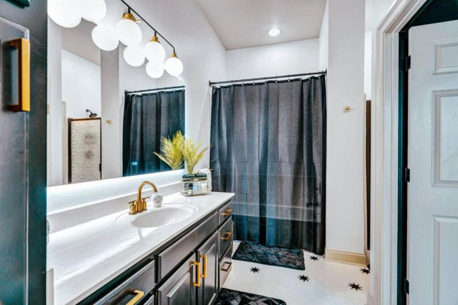 Stylish & Romantic Home, Long-Term Friendly, King Baton Rouge Exterior foto